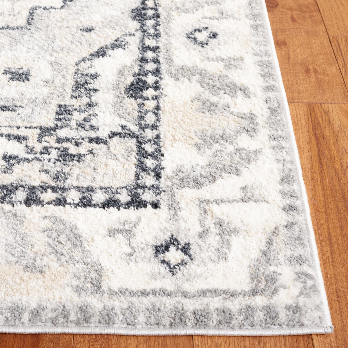 Layla 107 Rug | Safavieh - LAY107