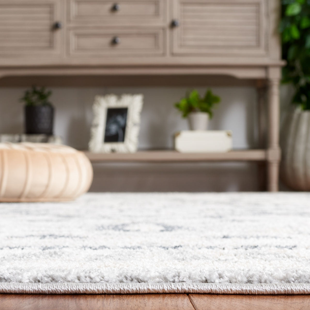 Layla 107 Rug | Safavieh - LAY107
