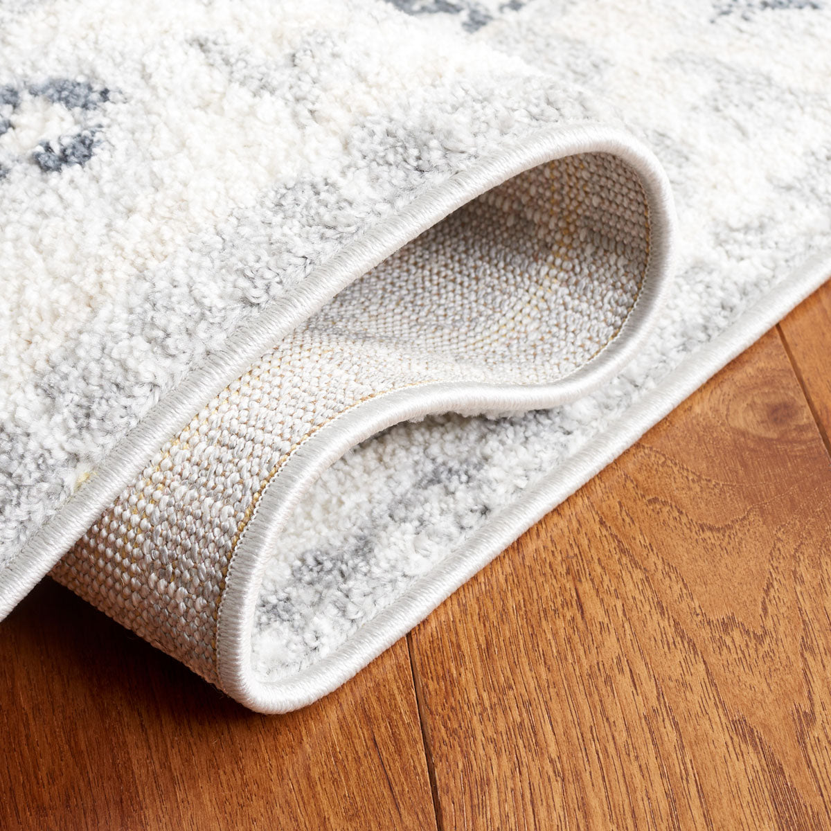 Layla 107 Rug | Safavieh - LAY107