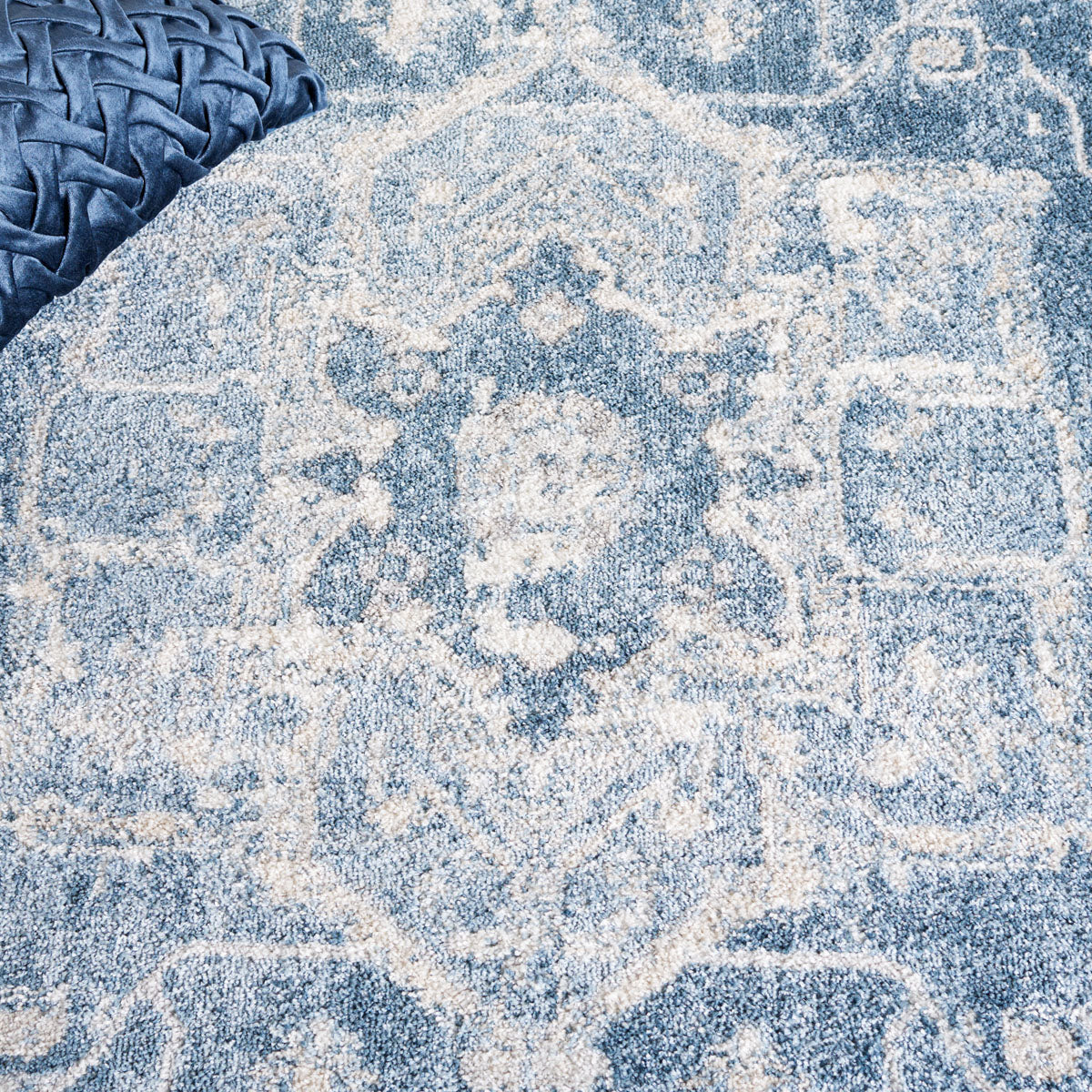 Layla 108 Rug | Safavieh - LAY108