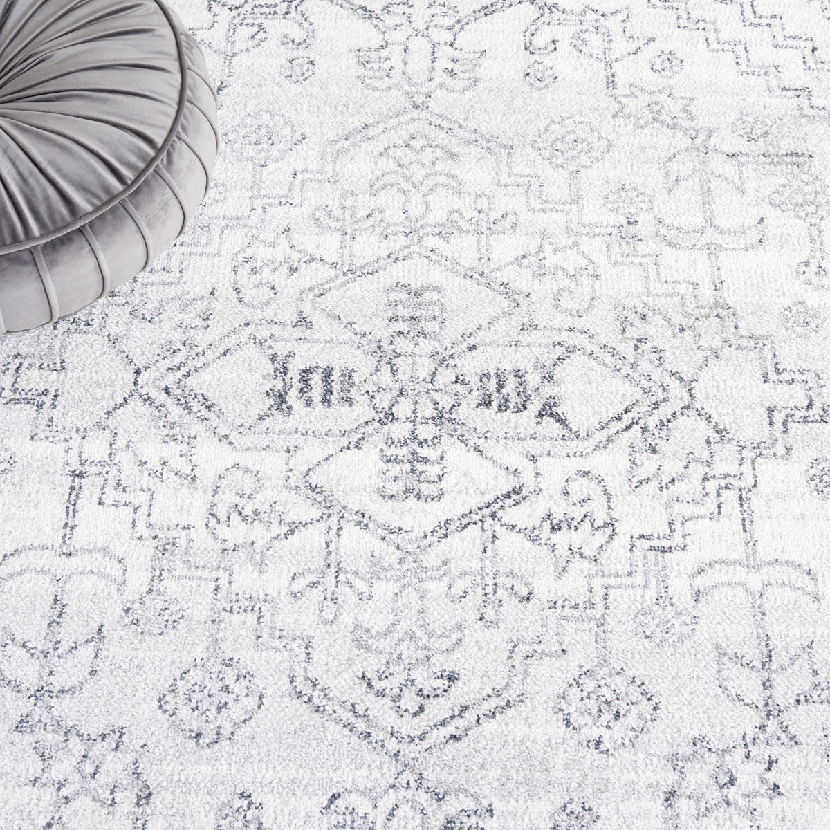 Layla 110 Rug | Safavieh - LAY110