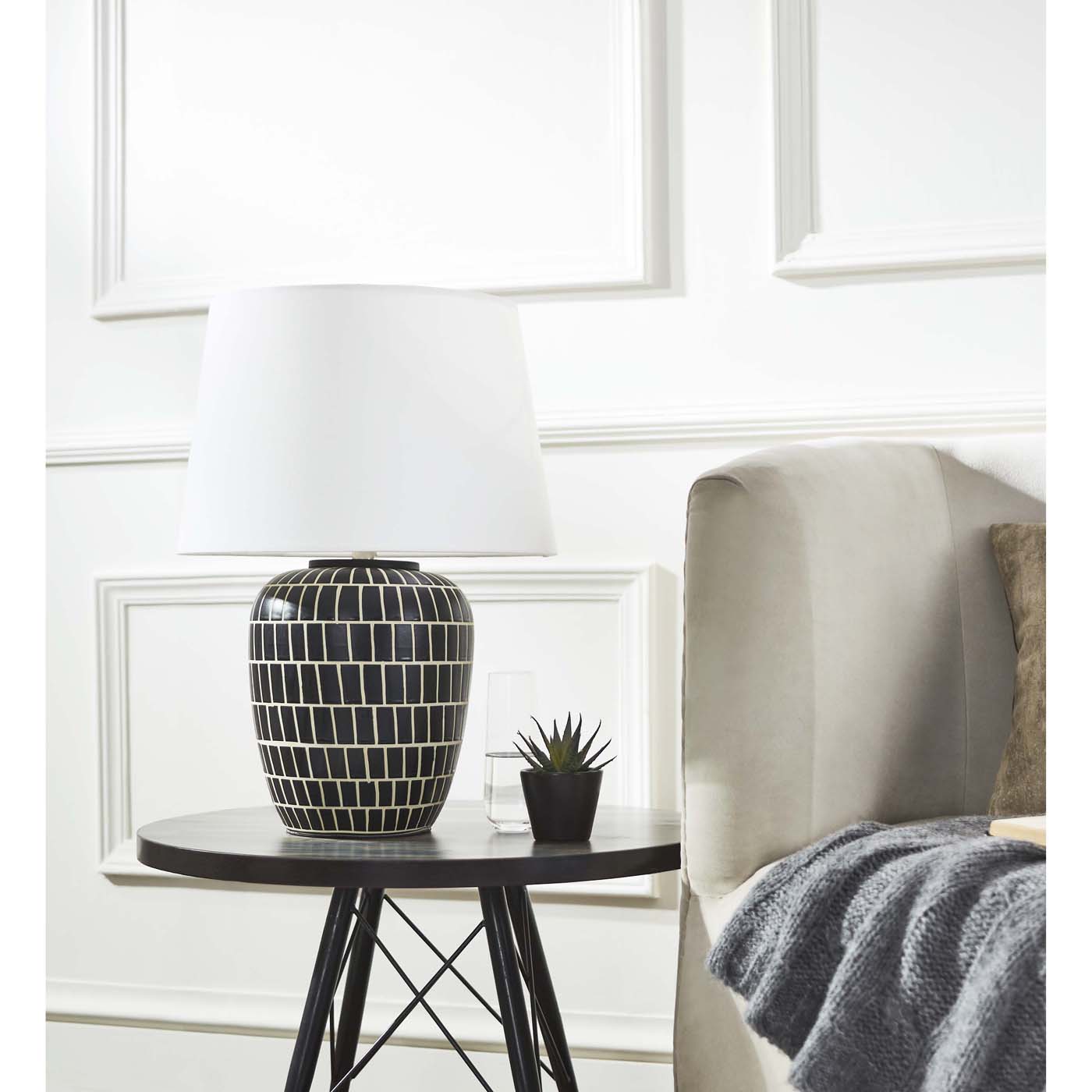 Aela Table Lamp | Safavieh - TBL2000