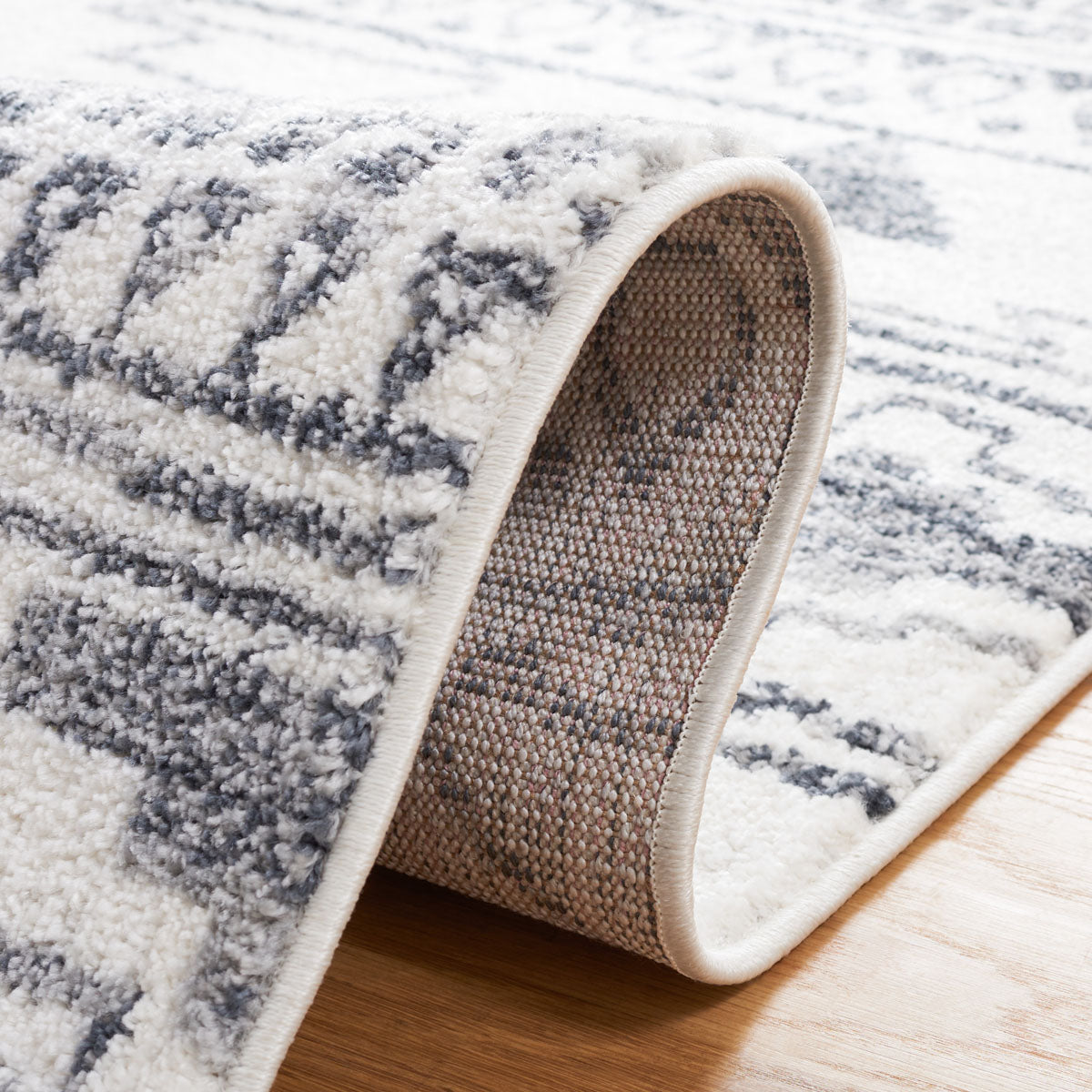 Layla 105 Rug | Safavieh - LAY105