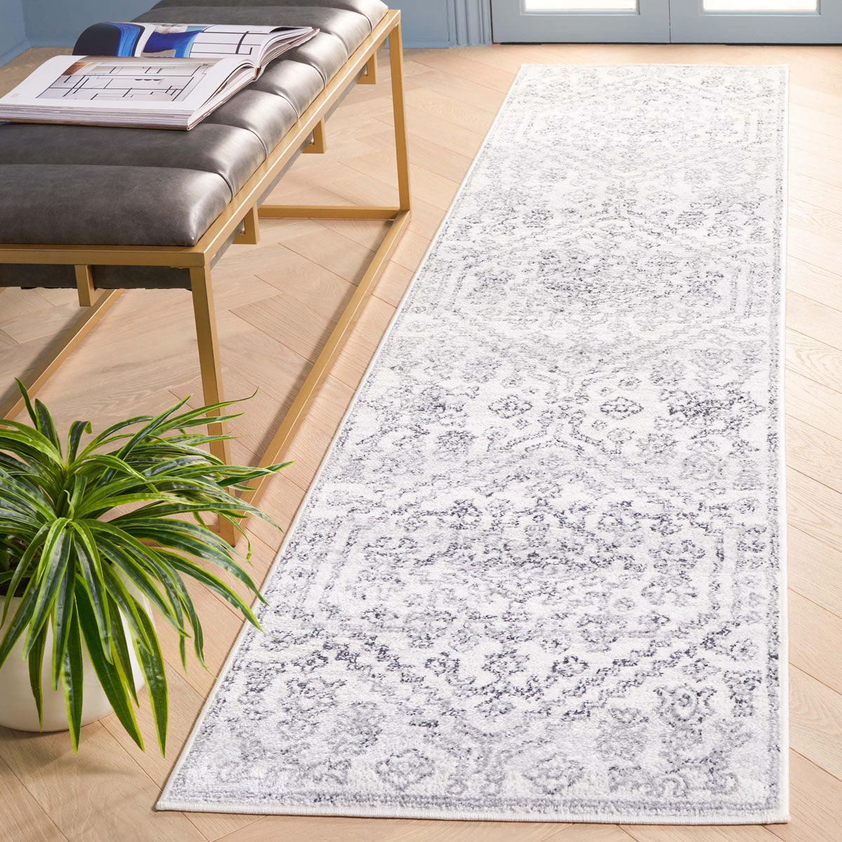 Layla 110 Rug | Safavieh - LAY110