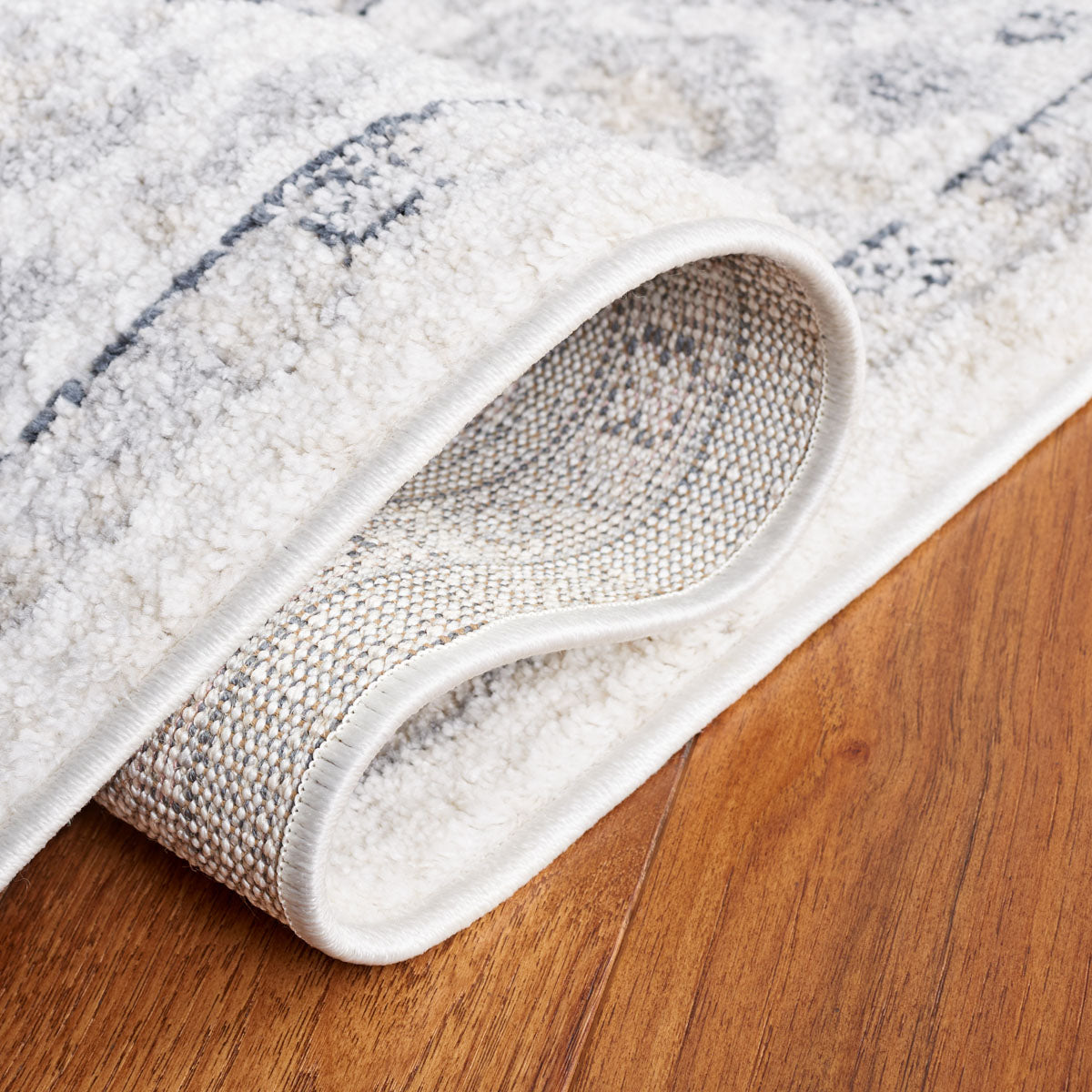 Layla 111 Rug | Safavieh - LAY111