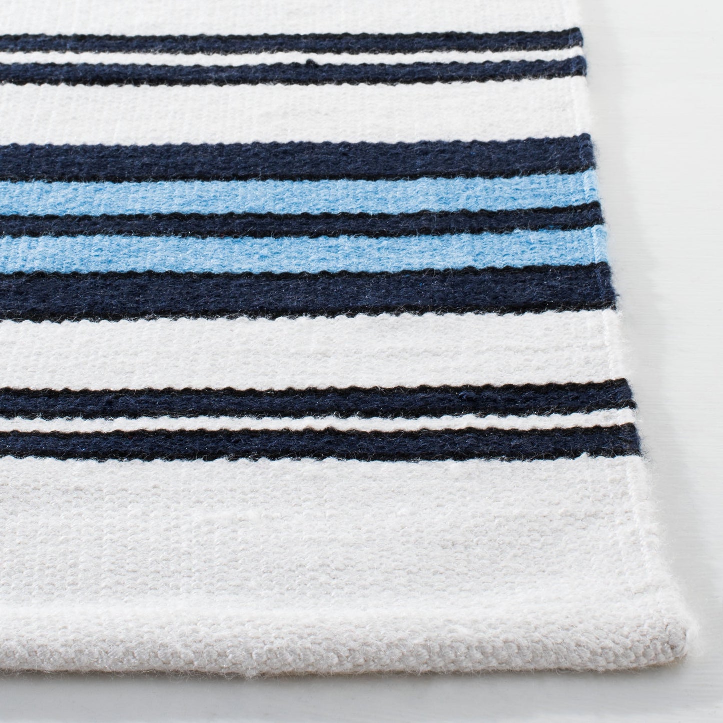 Leopold Stripe 2462 Rug | Lauren Ralph Lauren - LRL2462